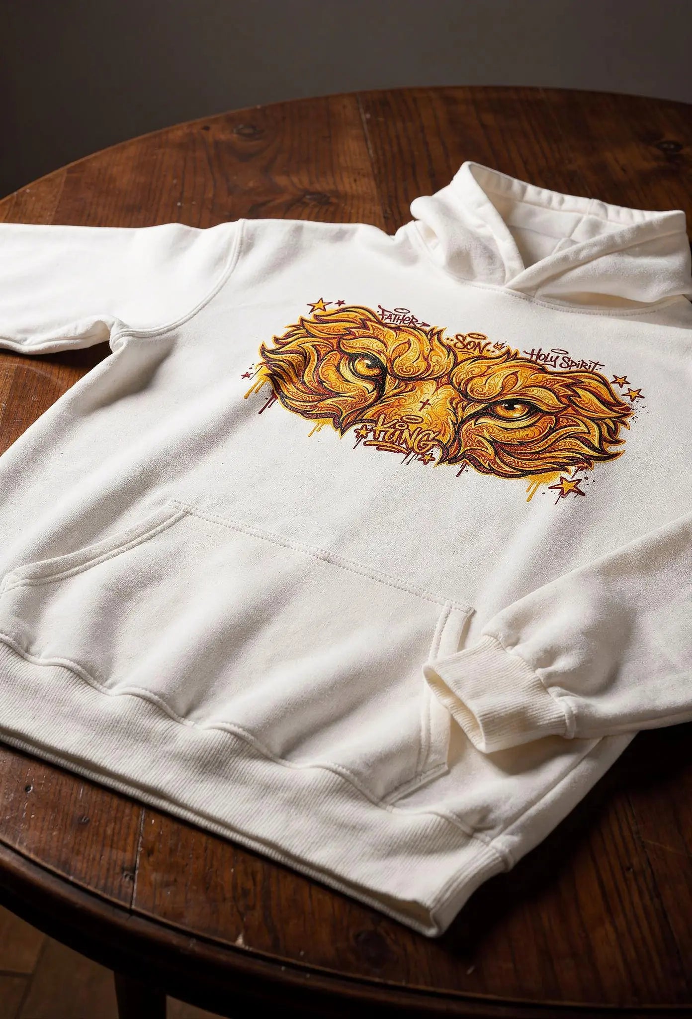 Glory Hoodie Weiß – Christliches Design auf der Brust – Faith-Based Streetwear