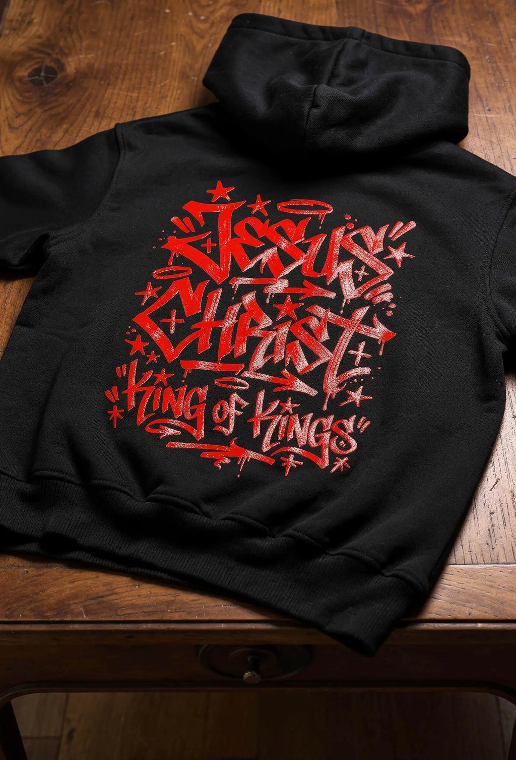 King of Kings Hoodie Schwarz – Rückenansicht – Christlicher Premium Hoodie 380 GSM
