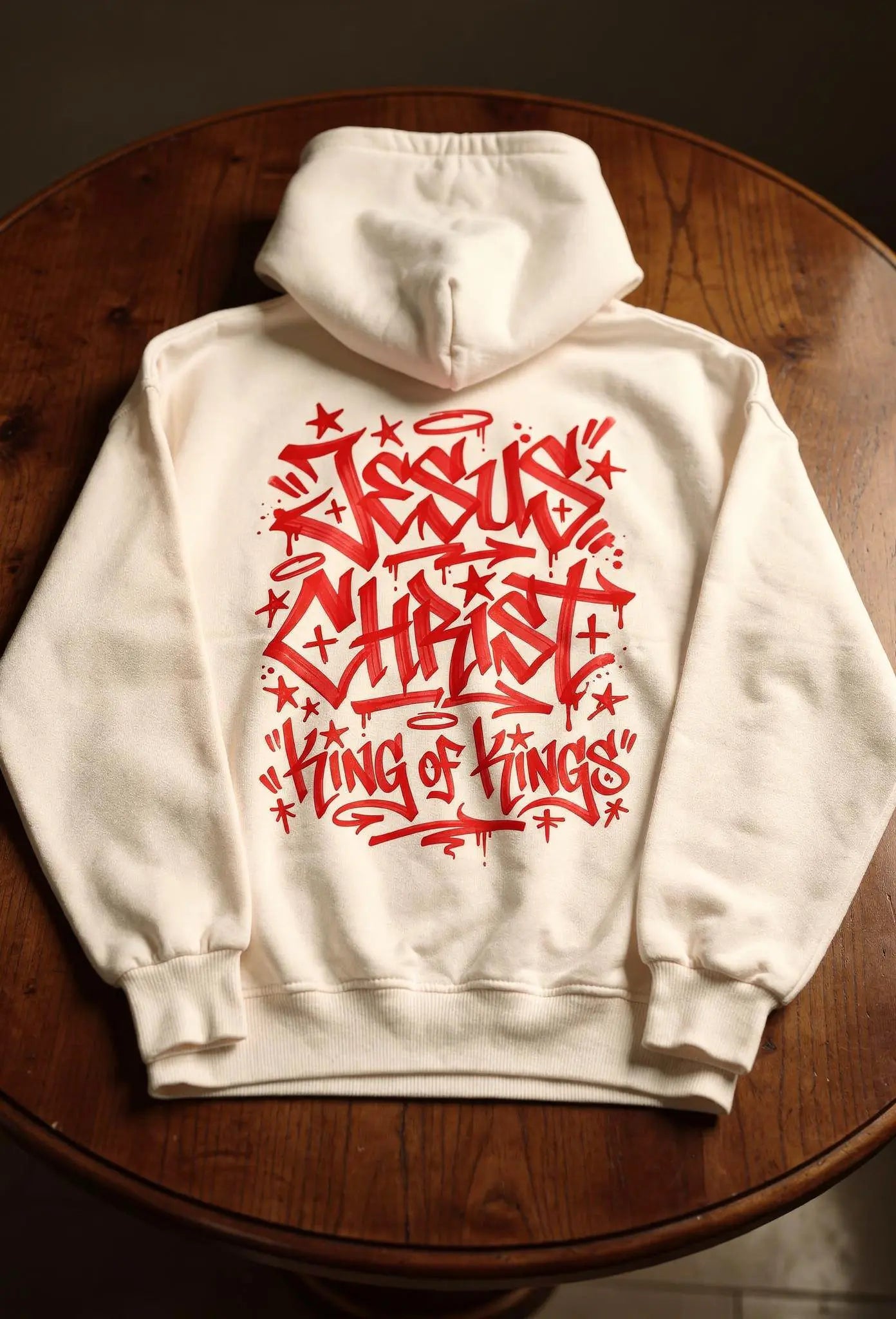 King of Kings Hoodie Weiß – Rückenansicht – Christlicher Premium Hoodie 380 GSM
