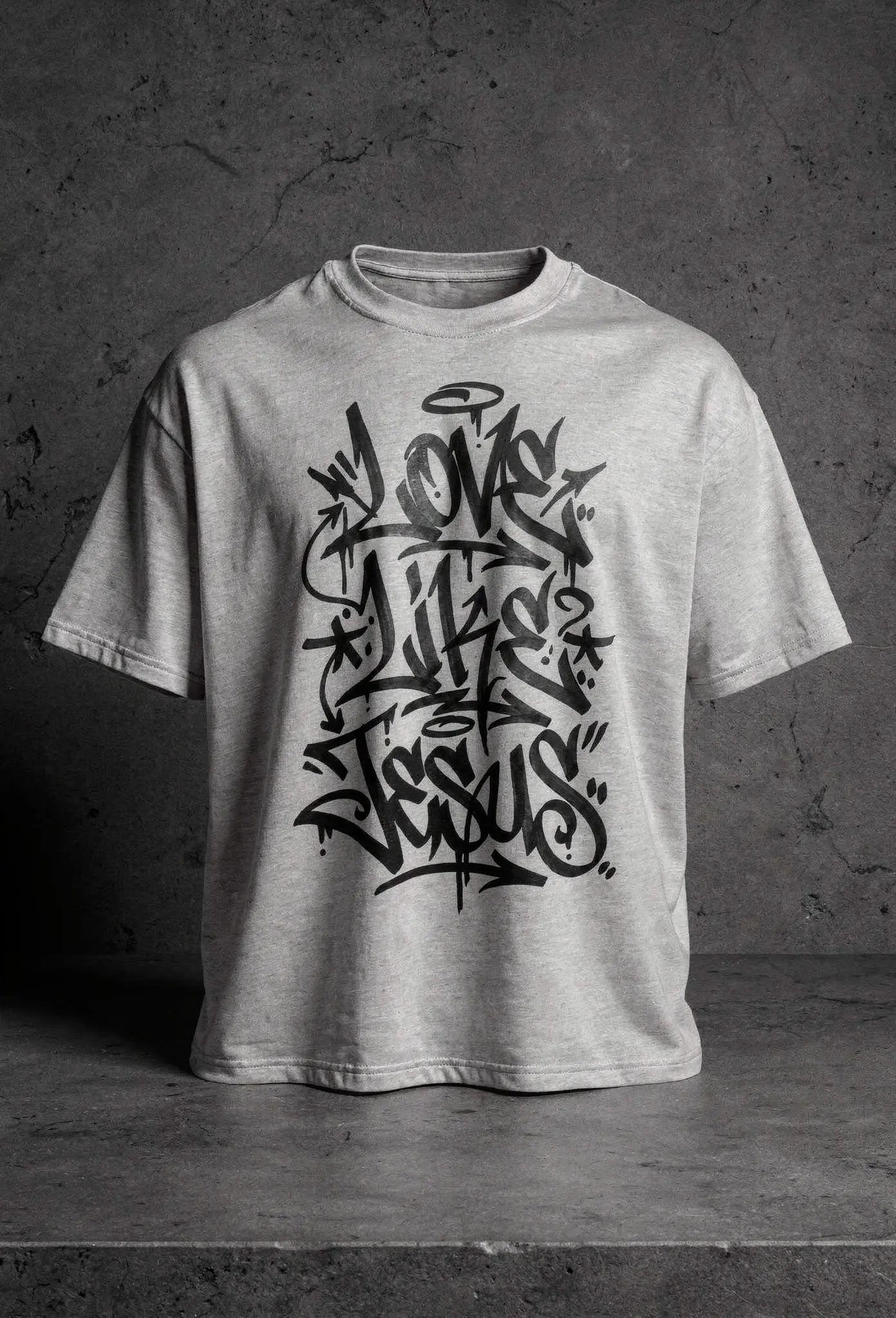 Love like Jesus Shirt Grau – Christliches Graffiti Tag Design auf der Brust – Faith-Based Streetwear – Oversized Heavy Cotton 240 GSM