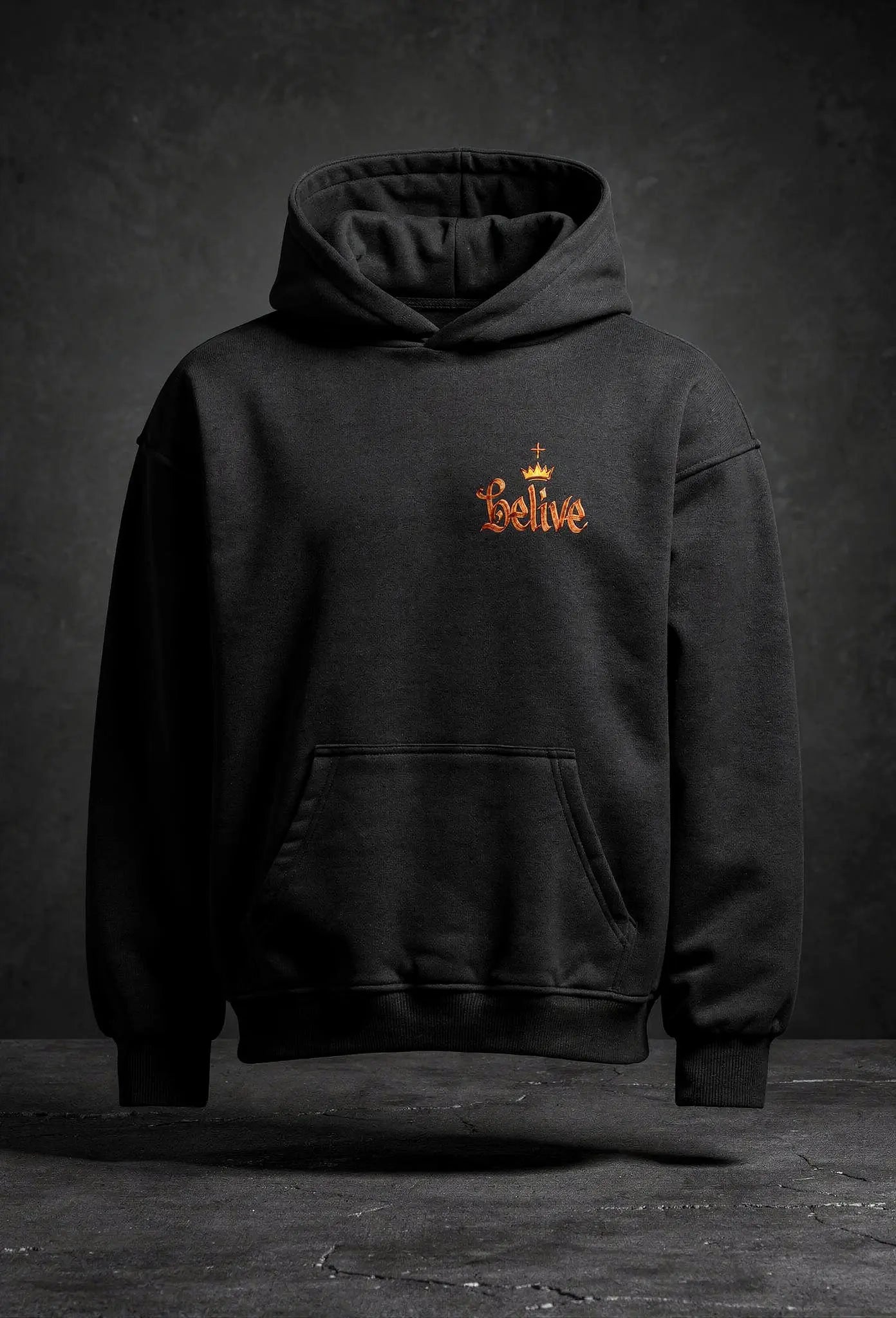 Trust God Hoodie Weiß – Vorderansicht – Christlicher Oversized Hoodie von FirstChojce